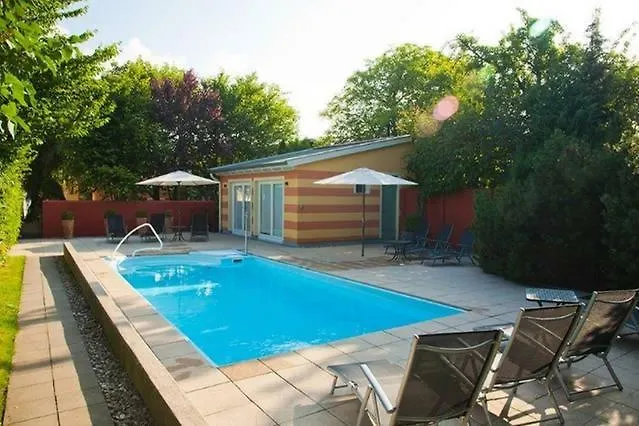 Auf Den Hofen 호텔