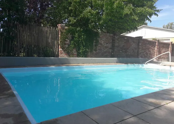 Auf Den Hofen 호텔 *